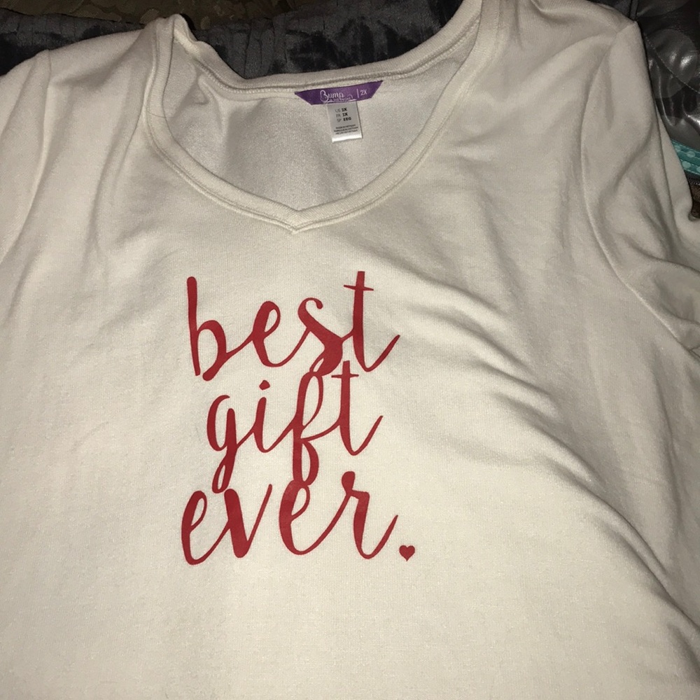 2xl maternity shirt . Christmas themed